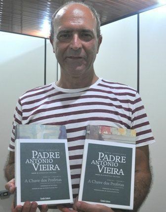 Professor e as duas obras atribuídas a Antônio Vieira